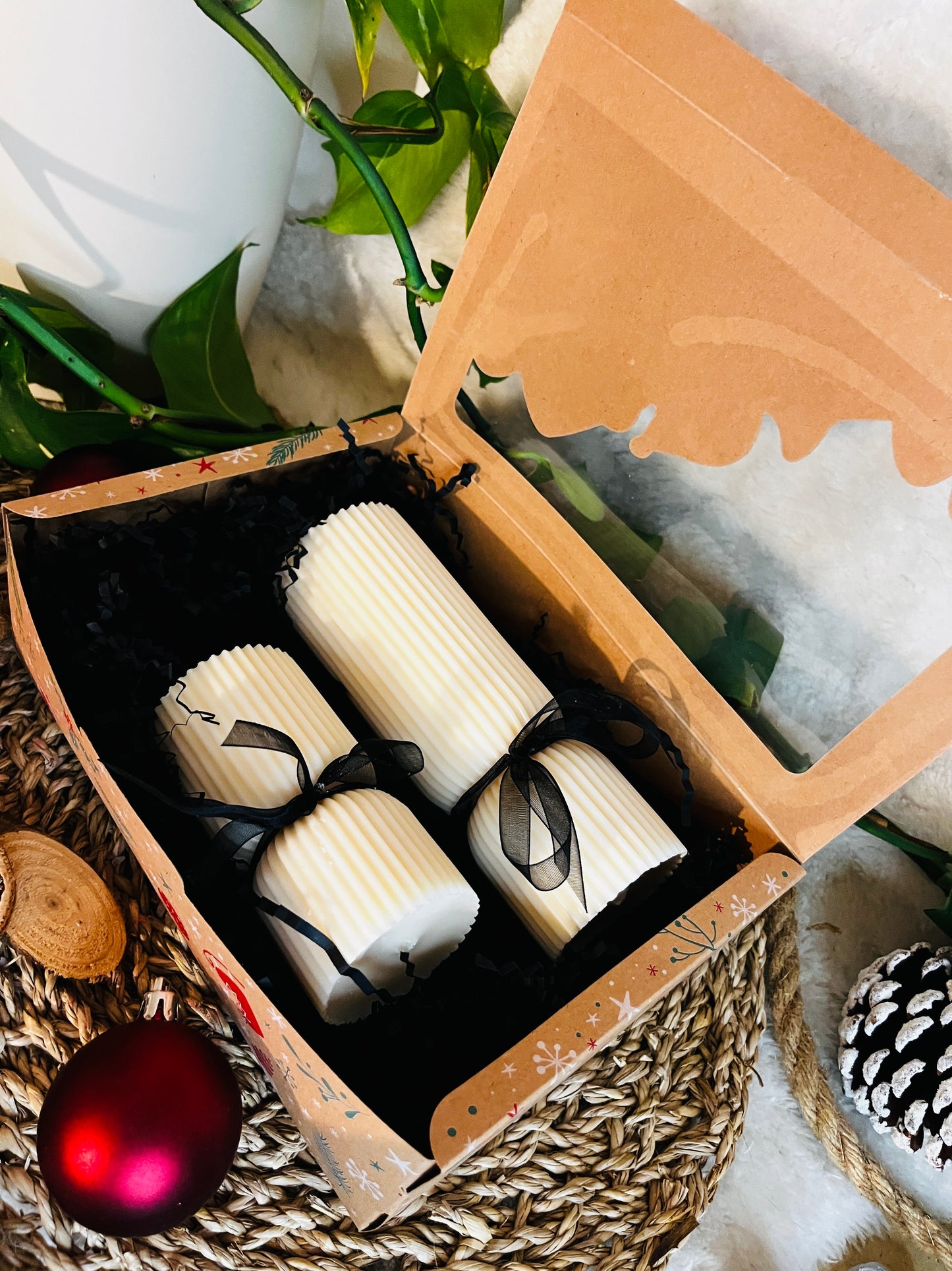 Geschenkset „weiße Säulenkerzen“