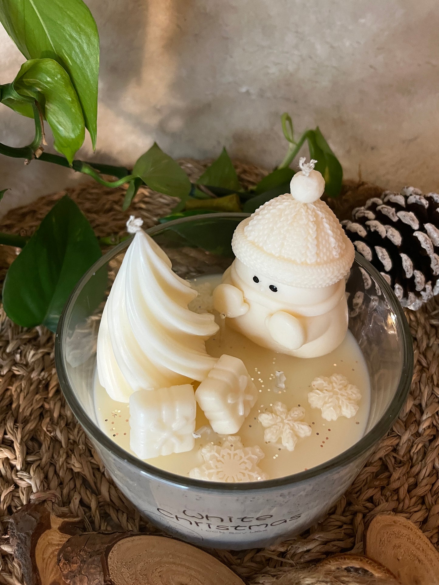 White Christmas Candle